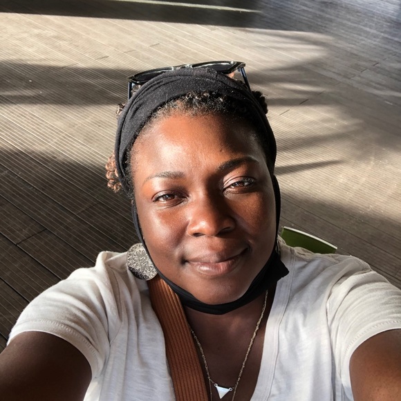 Meet your Posher, Kelli - Picture 1 of 1